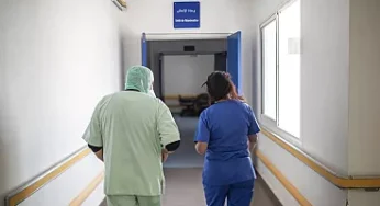 Yapay Zeka Cinsiyet Kalıplarını Pekiştiriyor: Hemşireleri Kadın, Kıdemli Doktorları Erkek Olarak Varsayıyor